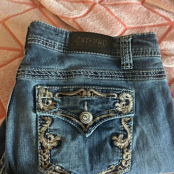 Shyanne Boot Cut Jeans - Picture 5 of 5